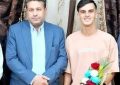 تجلیل شهردار ابوحمیظه از یوسف مزرعه بازیکن تیم ملی فوتبال جوانان ایران تجلیل شهردار ابوحمیظه از یوسف مزرعه بازیکن تیم ملی فوتبال جوانان ایران