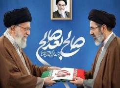 علم از دست علمدار نیوفتد هرگز